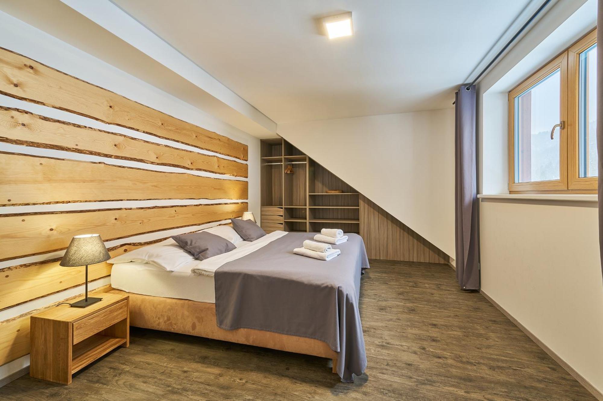 Hotel Obzor ペツ・ポト・スニェシュコウ エクステリア 写真