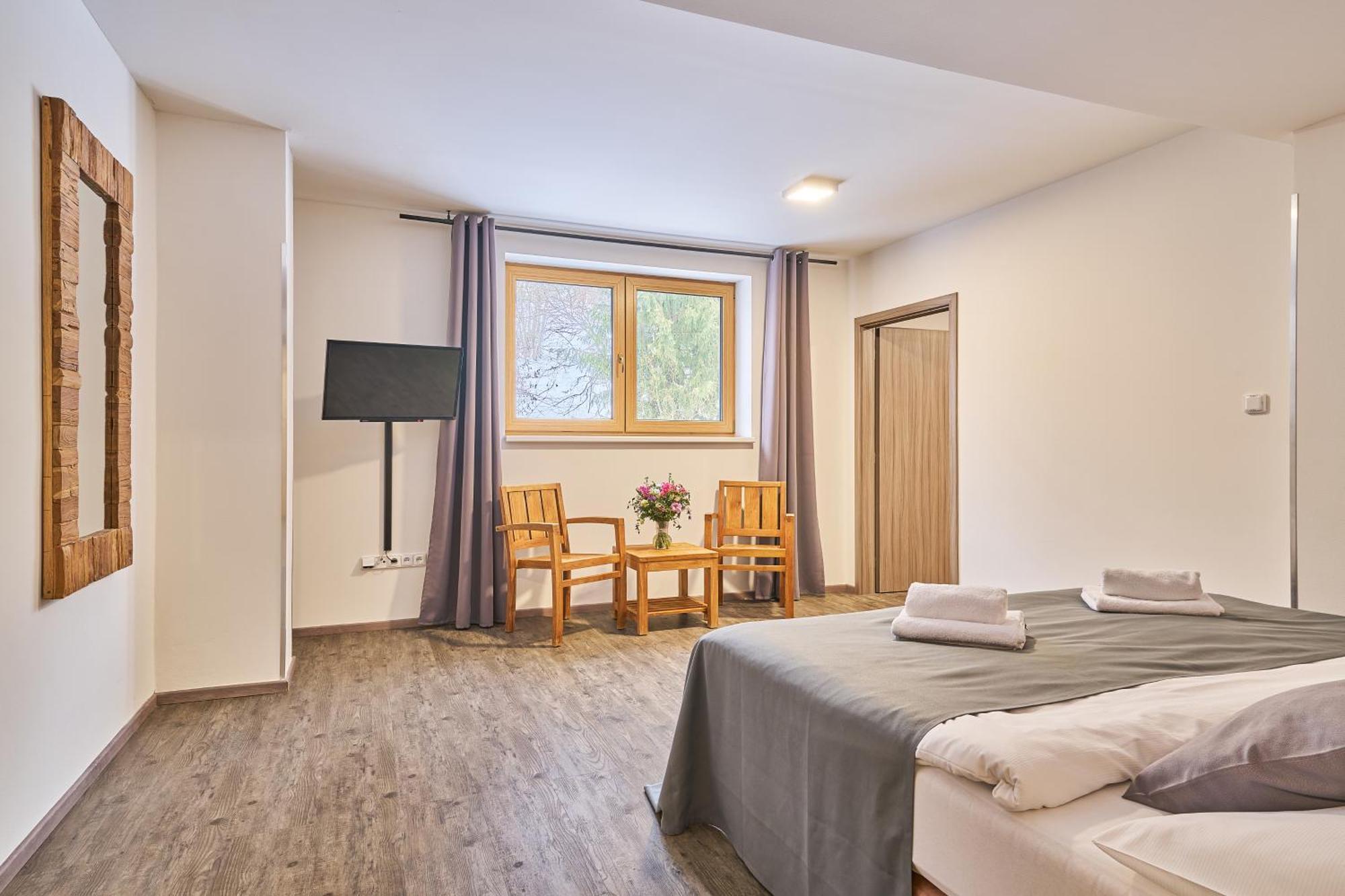 Hotel Obzor ペツ・ポト・スニェシュコウ エクステリア 写真