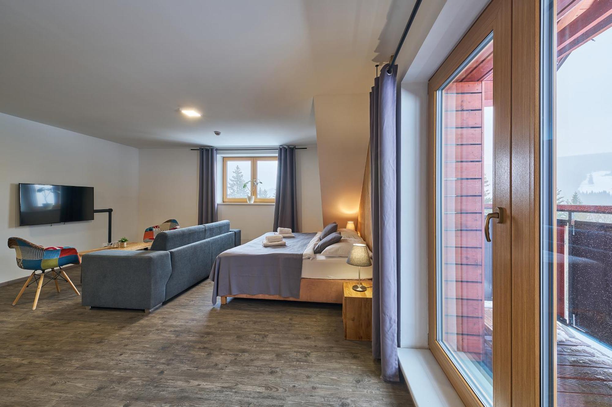 Hotel Obzor ペツ・ポト・スニェシュコウ エクステリア 写真