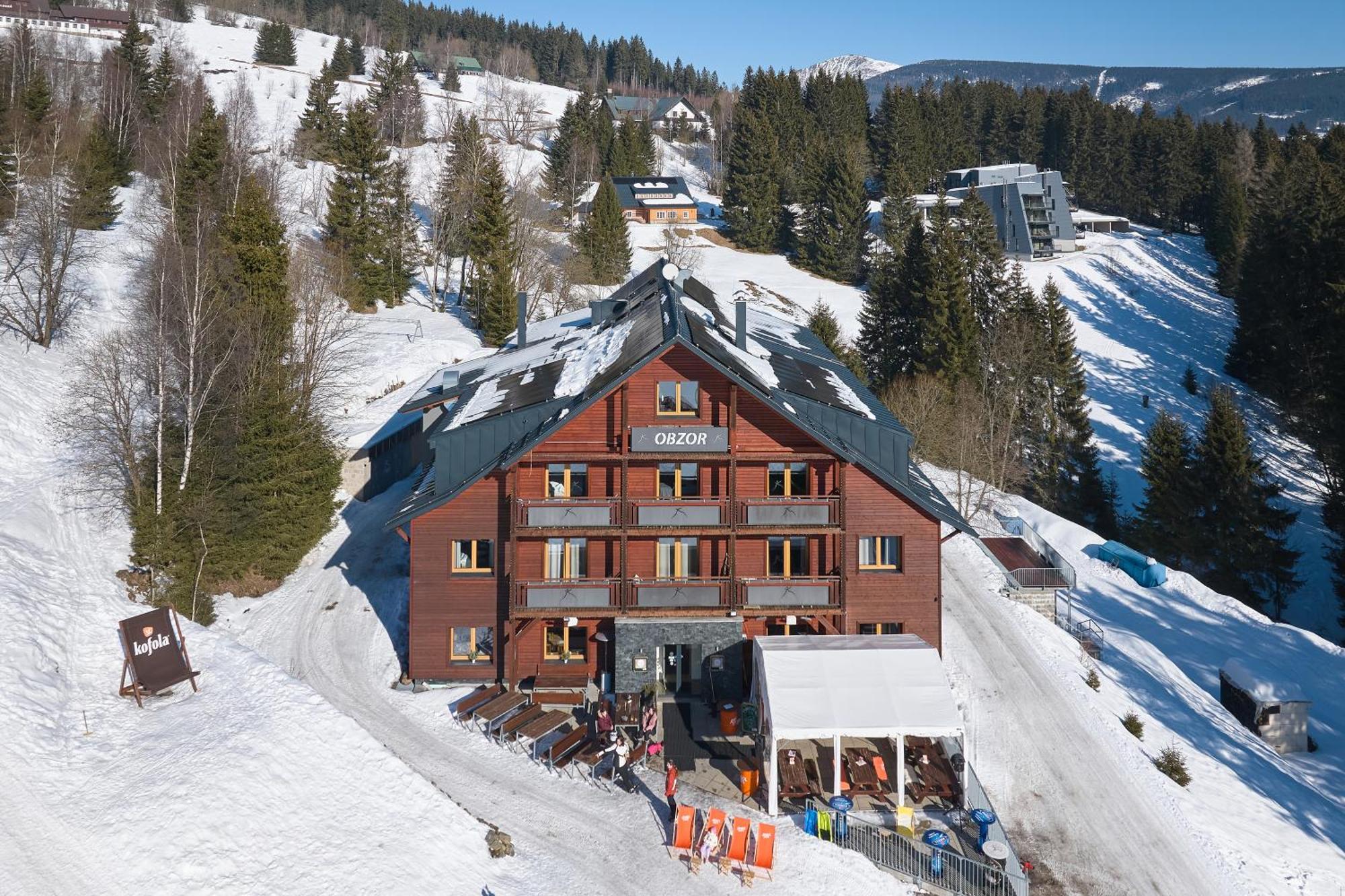 Hotel Obzor ペツ・ポト・スニェシュコウ エクステリア 写真