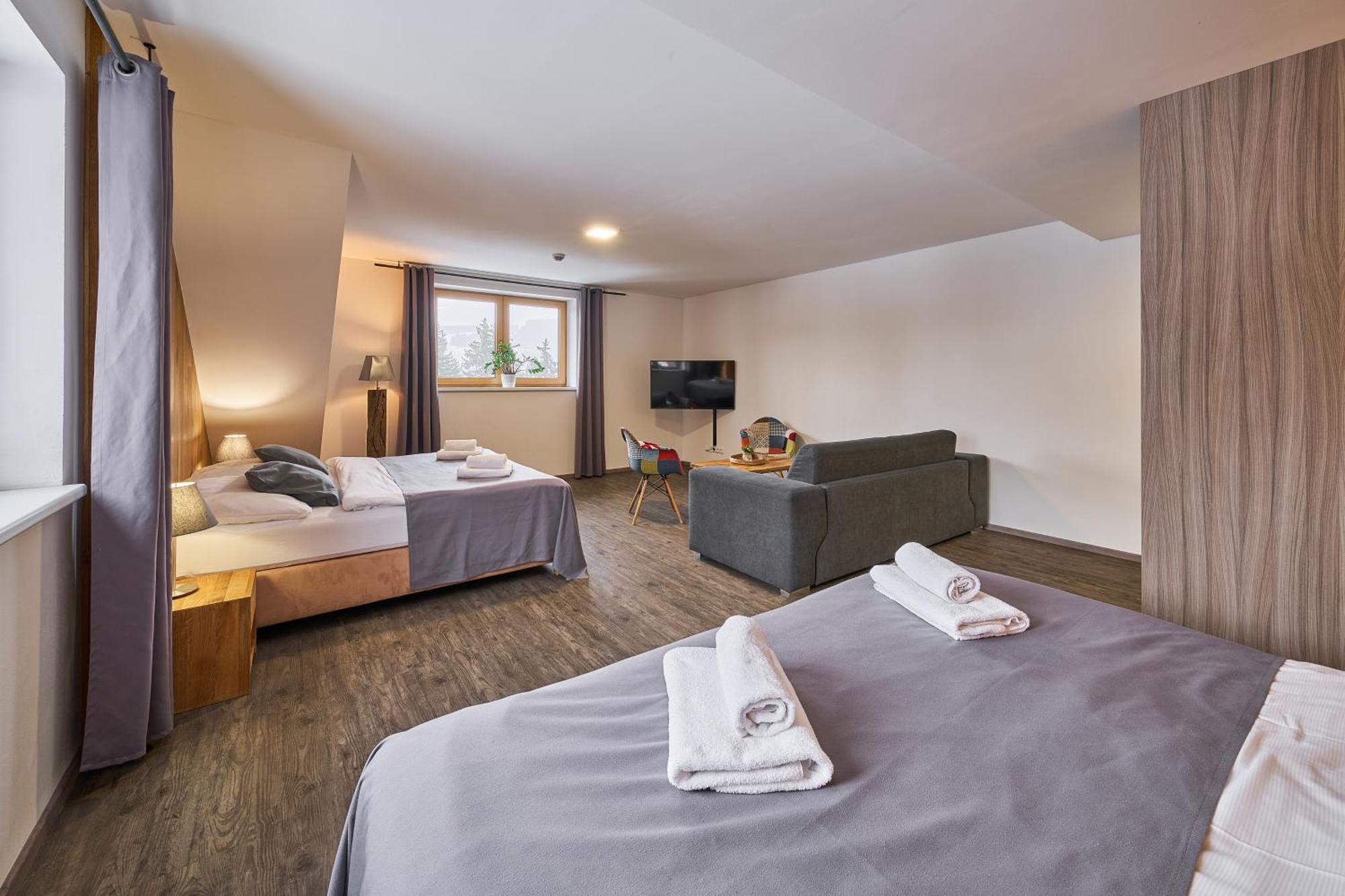 Hotel Obzor ペツ・ポト・スニェシュコウ エクステリア 写真